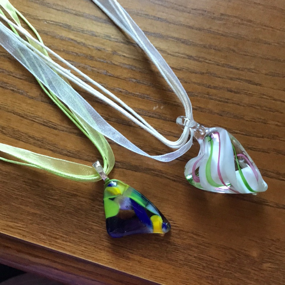 Glass pendant necklaces